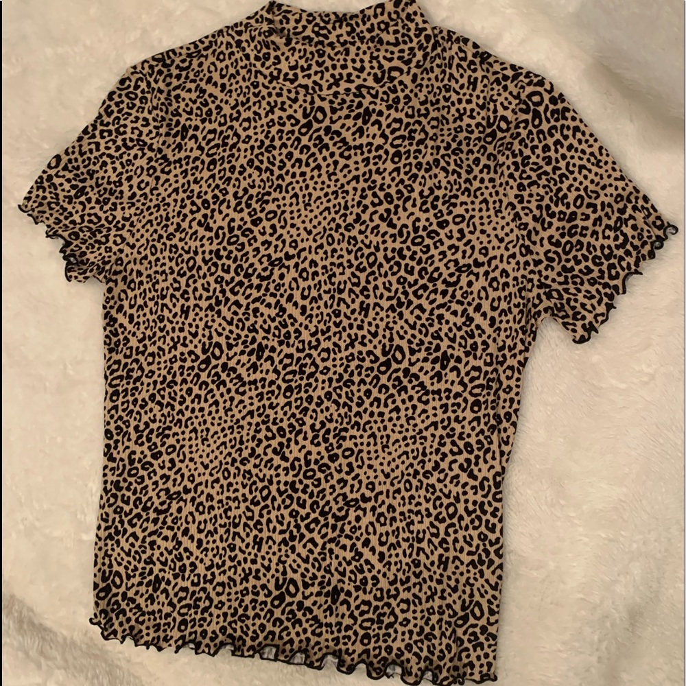 Cheetah print frilly short sleeve